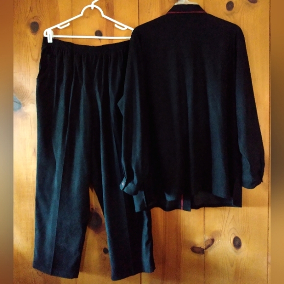 Vintage Monterey by KORET Button Front Shirt with Applique Detail/Pant Set - Picture 2 of 12